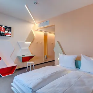 *** Hotel Meininger Hauptbahnhof Alemania